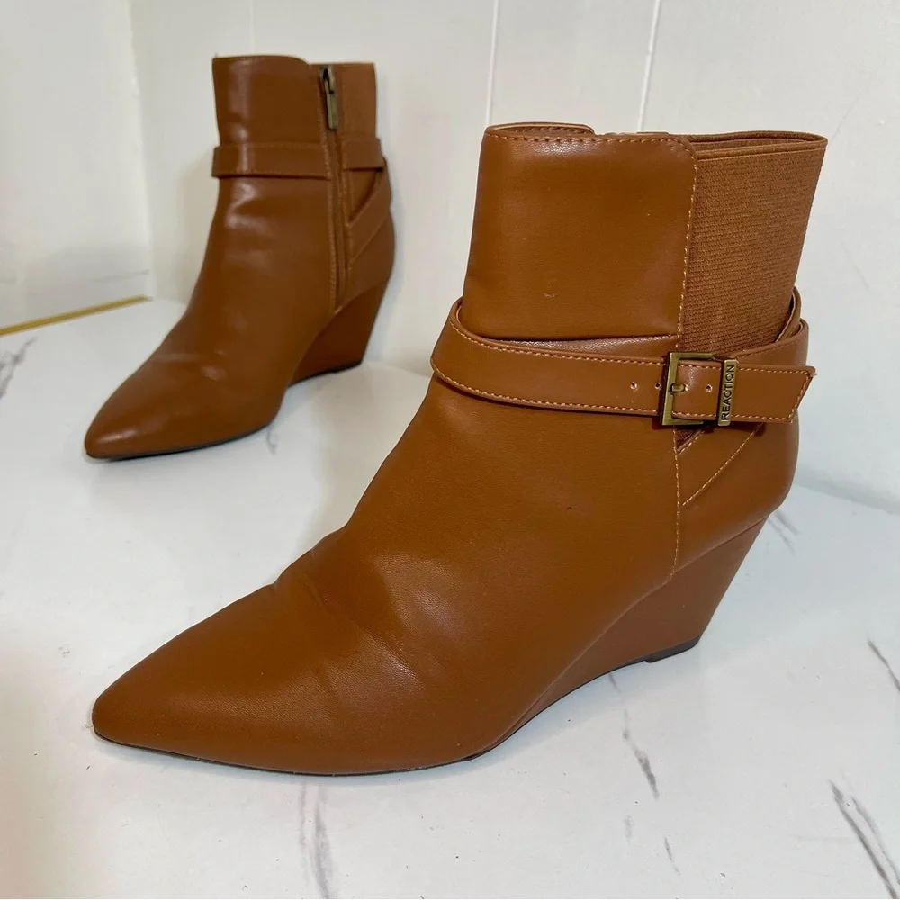 Kenneth Cole Reaction Brown Leather Ankle Wedge Dressy Booties buckle detail 7.5
